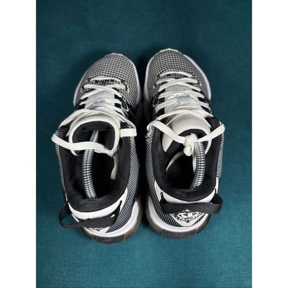 Nike LeBron Witness 7 White Black Metallic Silver Basketball Shoes Men’s Size 8. main image 6